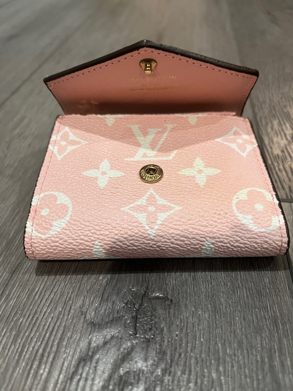Louis Vuitton Zoe Wallet Giant Monogram Red/Pink Compact Wallet - Picture 13 of 16